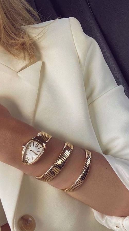 ✨ Women’s Snake-Inspired Watch | Bold & Stylish